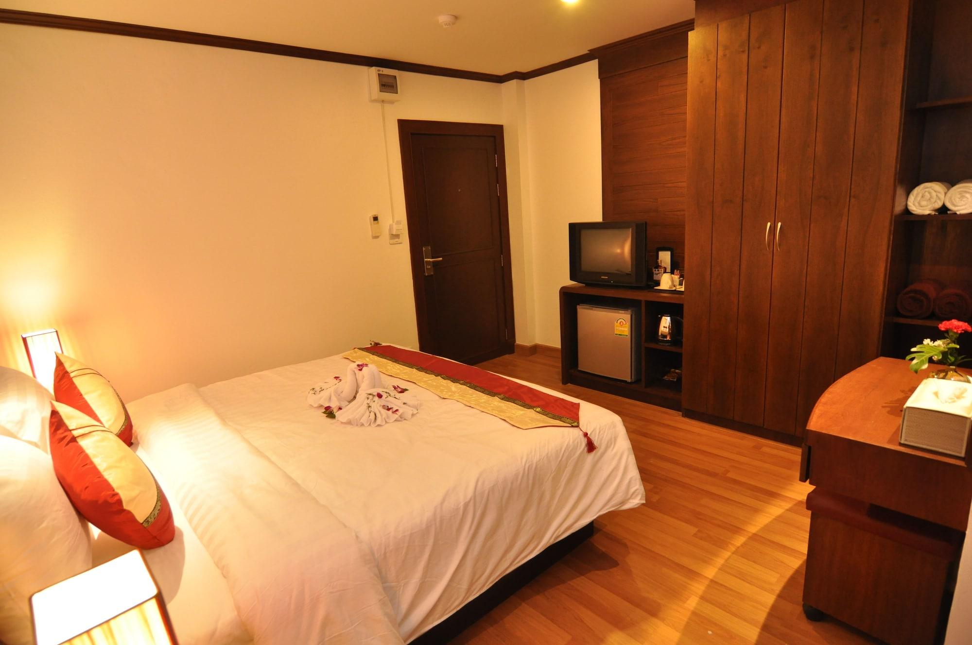 Hemingway'S Hotel Patong Εξωτερικό φωτογραφία