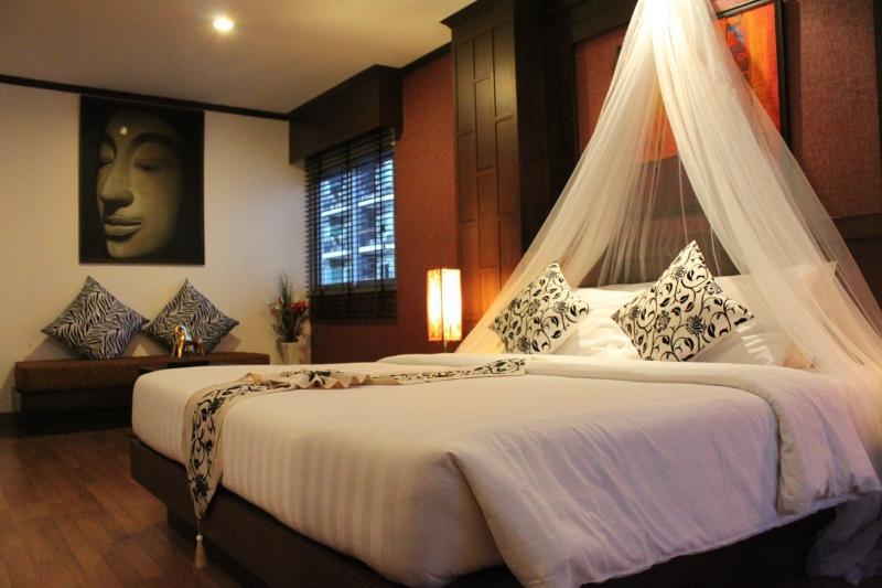 Hemingway'S Hotel Patong Εξωτερικό φωτογραφία